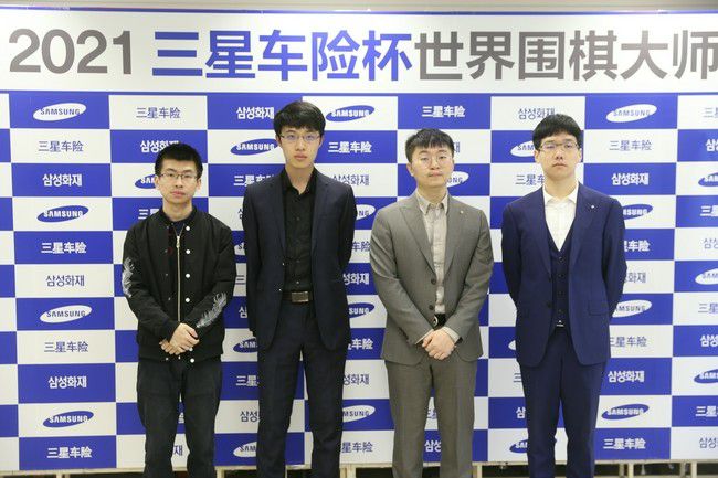 班主任大吼一声：把他给我按那儿。